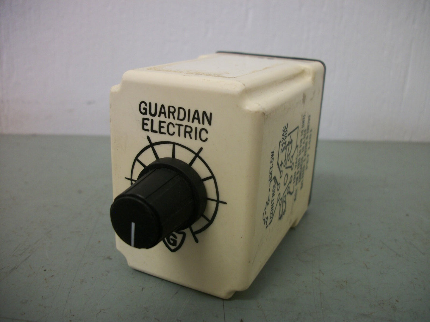 GUARDIAN ELECTRIC TIME DELAY RELAY PET 1481 ON=47-260SEC OFF=0.3-1.75SEC 120VOLT