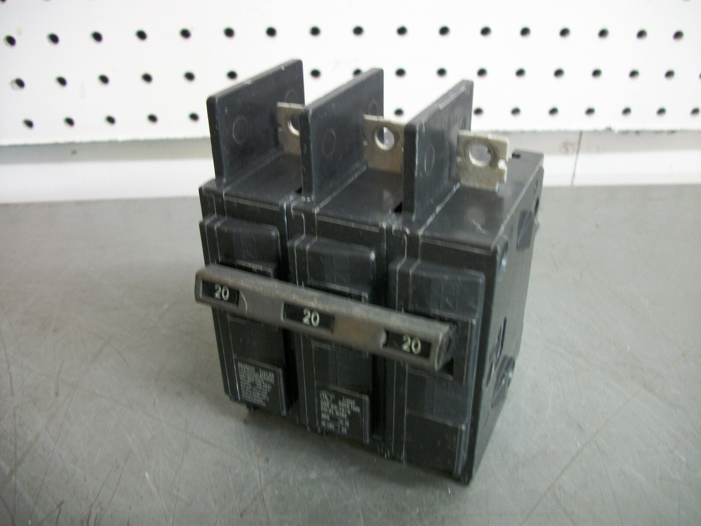 SIEMENS BQ CIRCUIT BREAKER BQ3B020 20AMP 240VOLT 3POLE
