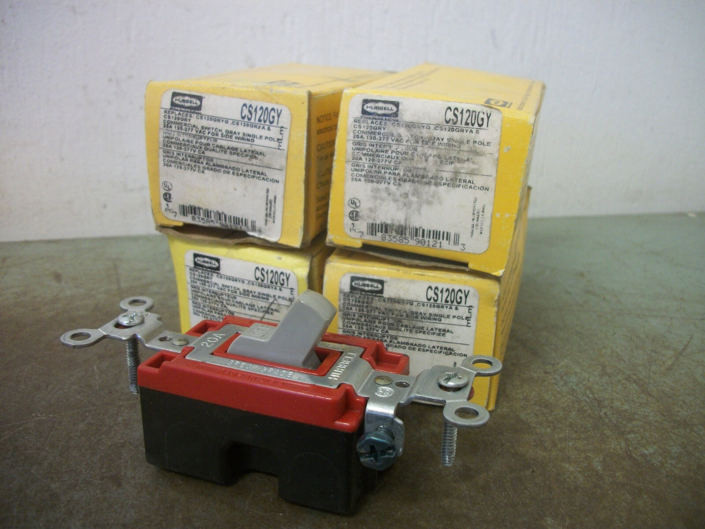 HUBBELL LOT OF 4 GRAY 1POLE COMMERCIAL SWITCHES CS120GY 20AMP 120/277VOLT NIB