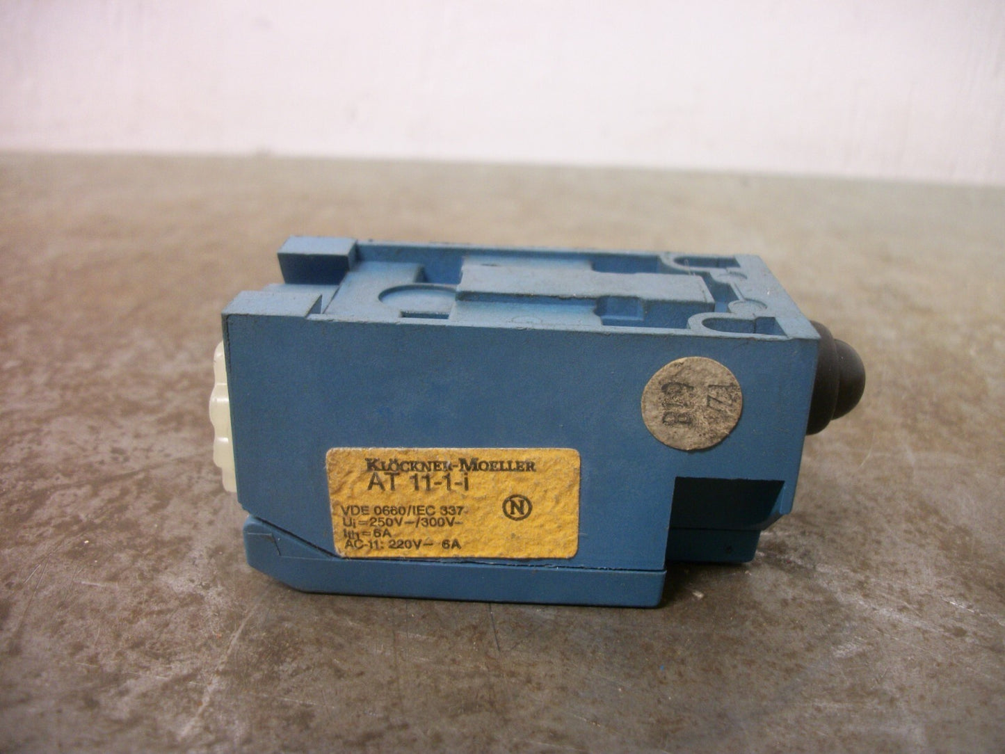 KLOCKNER-MOELLER MINI LIMIT SWITCH AT-11-I NOB