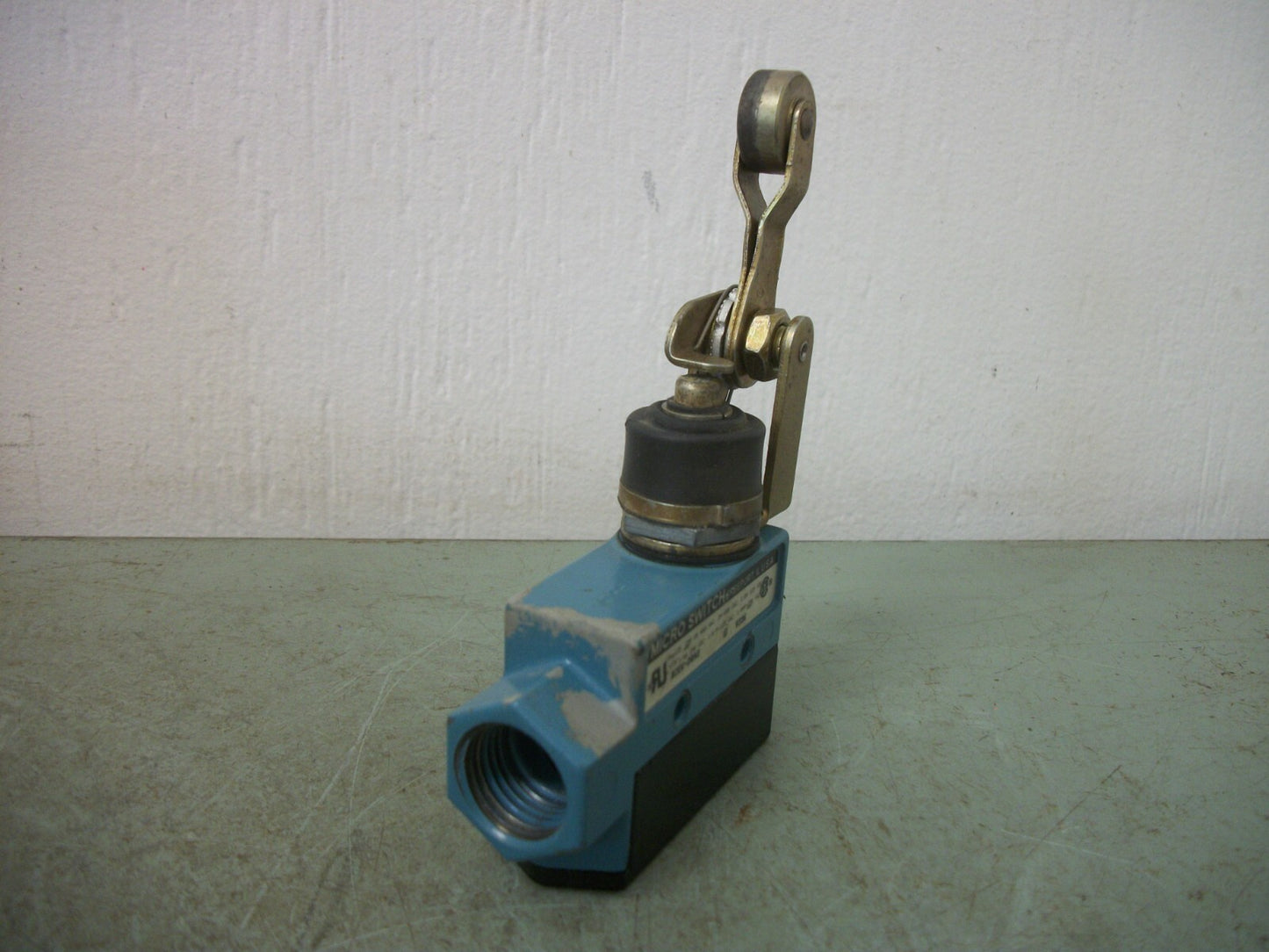 HONEYWELL MICRO SWITCH LIMIT SWITCH BZE6-2RN2