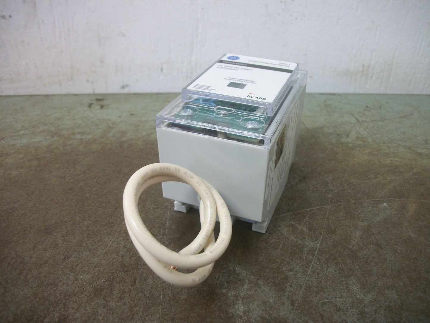 GE WHOLE HOUSE SURGE PROTECTOR THQLSURGE2 120/240VOLT 1PH 3W NOB