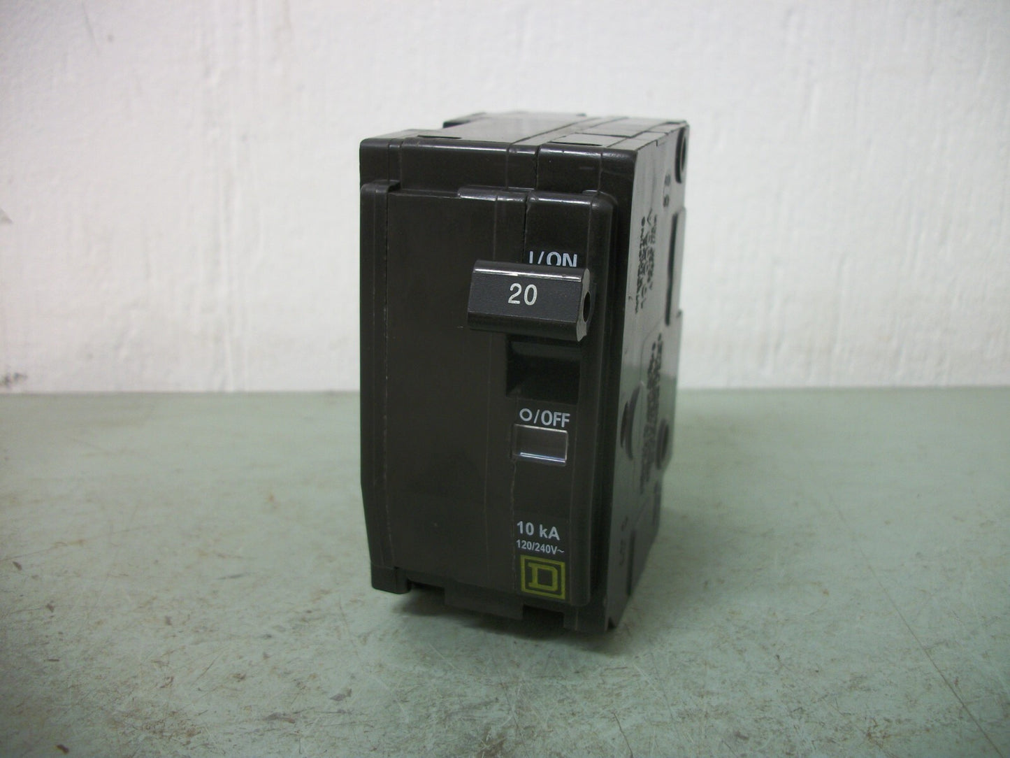 SQUARE D QO CIRCUIT BREAKER QO220 20AMP 240VOLT 2POLE