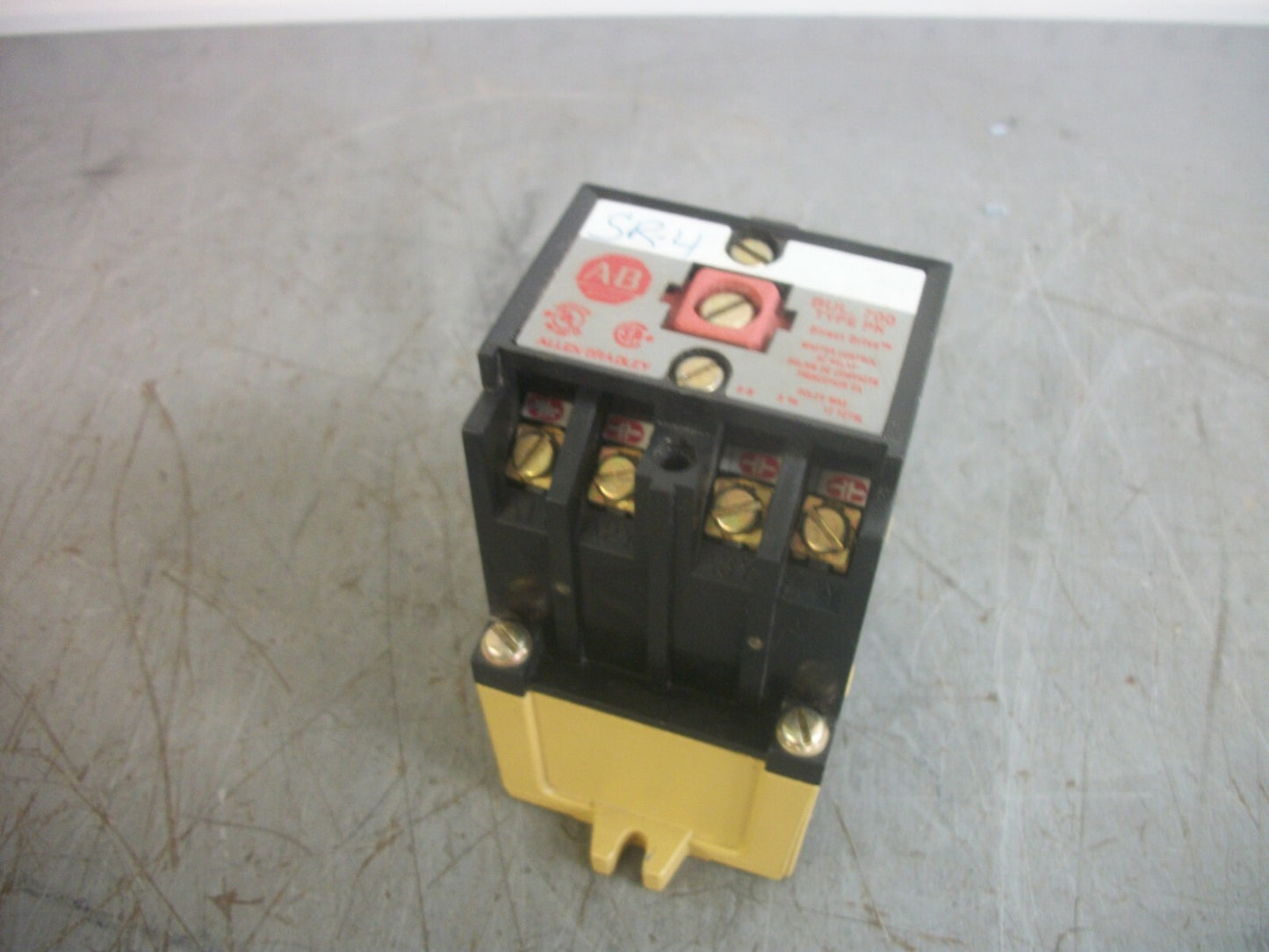 ALLEN-BRADLEY AC RELAY 700-PK400A1 120VCOIL 20AMP 600V