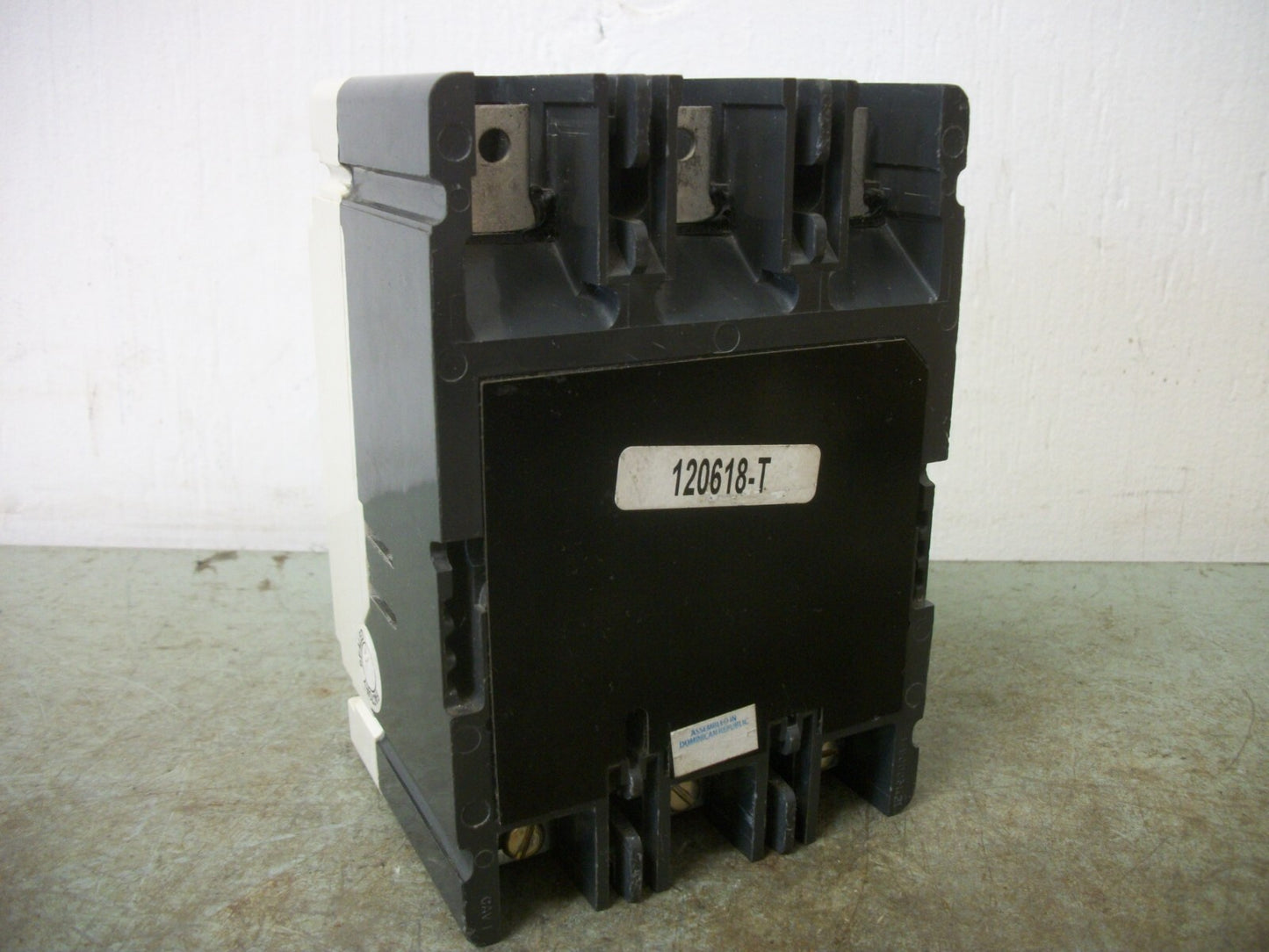 CUTLER-HAMMER FD CIRCUIT BREAKER FD3100 100AMP 600VOLT 3POLE RED NOB
