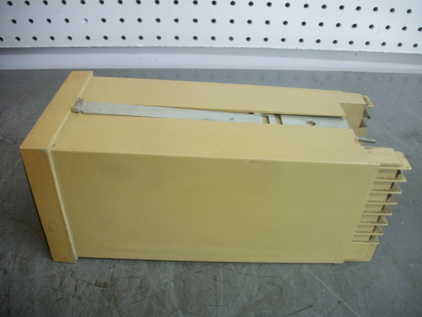 BARBER-COLMAN DIGITAL TEMPERATURE CONTROLLER 580