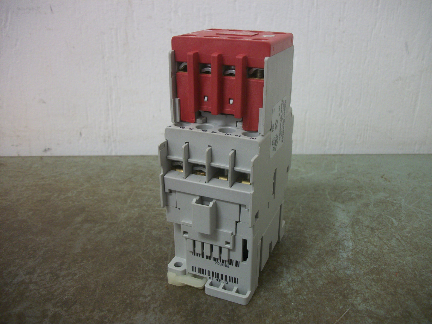 ALLEN-BRADLEY CONTROL SAFETY RELAY 700S-CF440DC 120VCOIL 25AMP 600VOLT