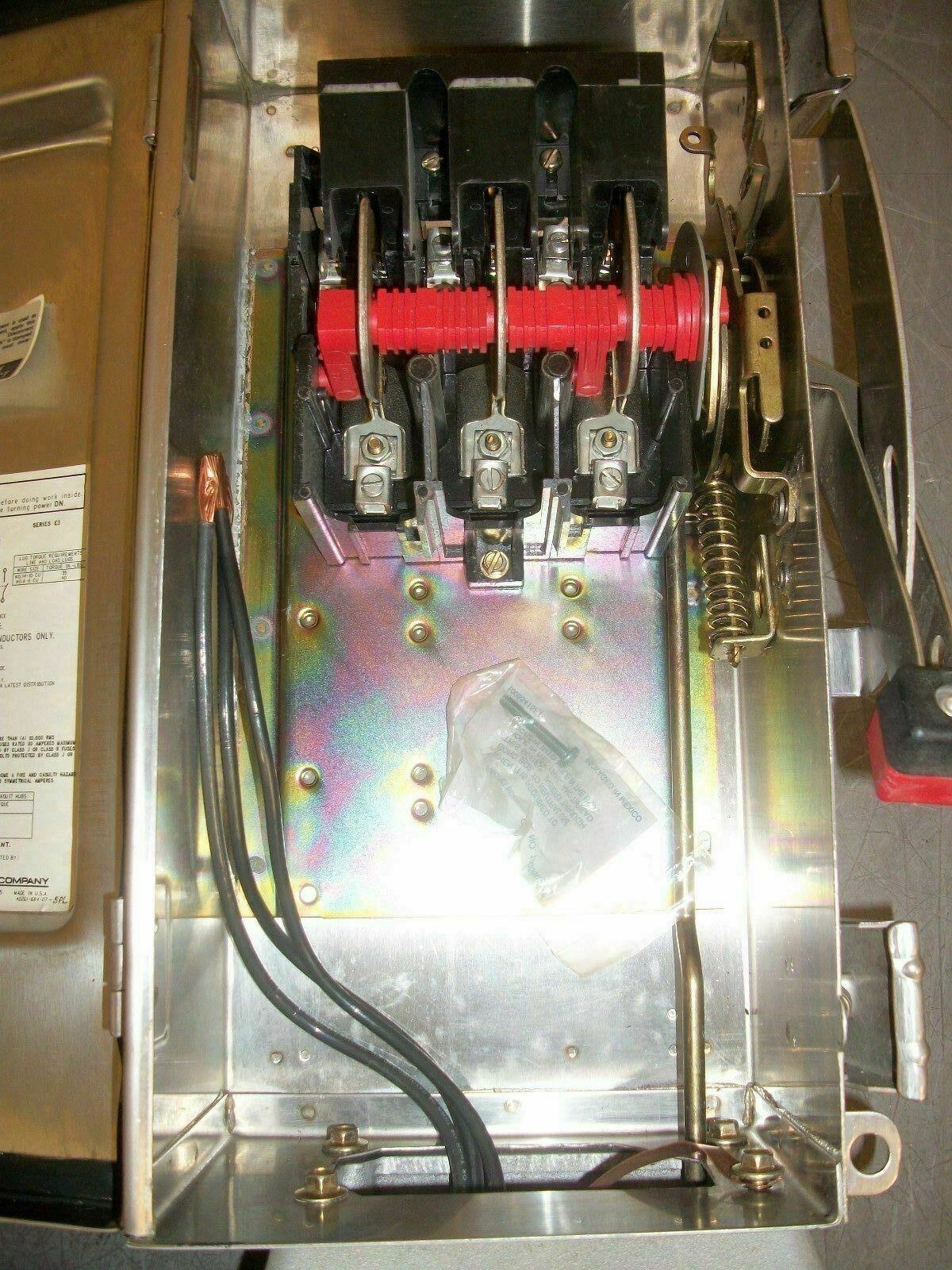 SQUARE D DISCONNECT SS TYPE 3,3R,12 HU361DSWC 30AMP 600VOLT 3POLE NON-FUSIBLE