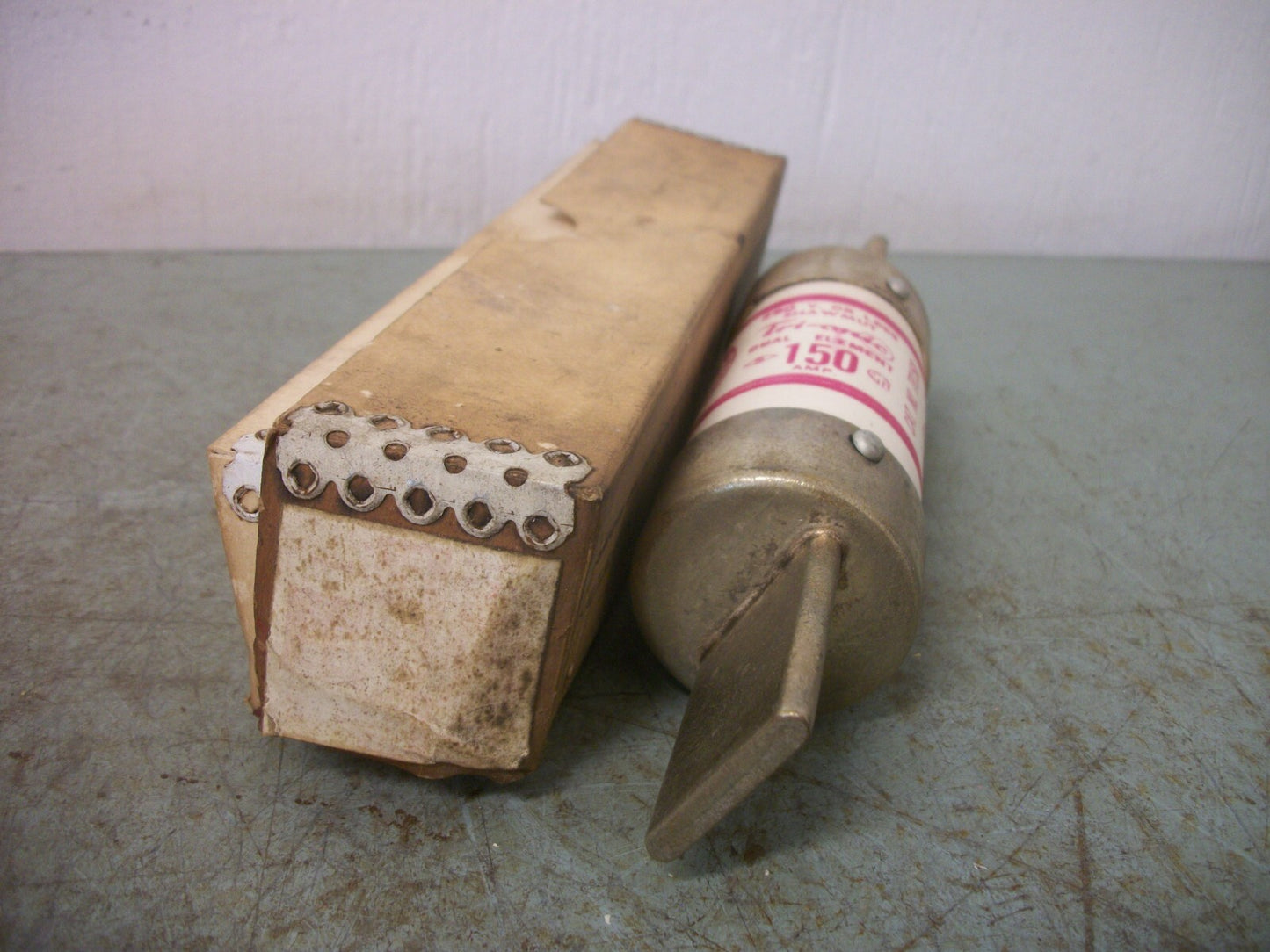 SHAWMUT TRI-ONIC FUSE TR150 150AMP 250VOLT NIB