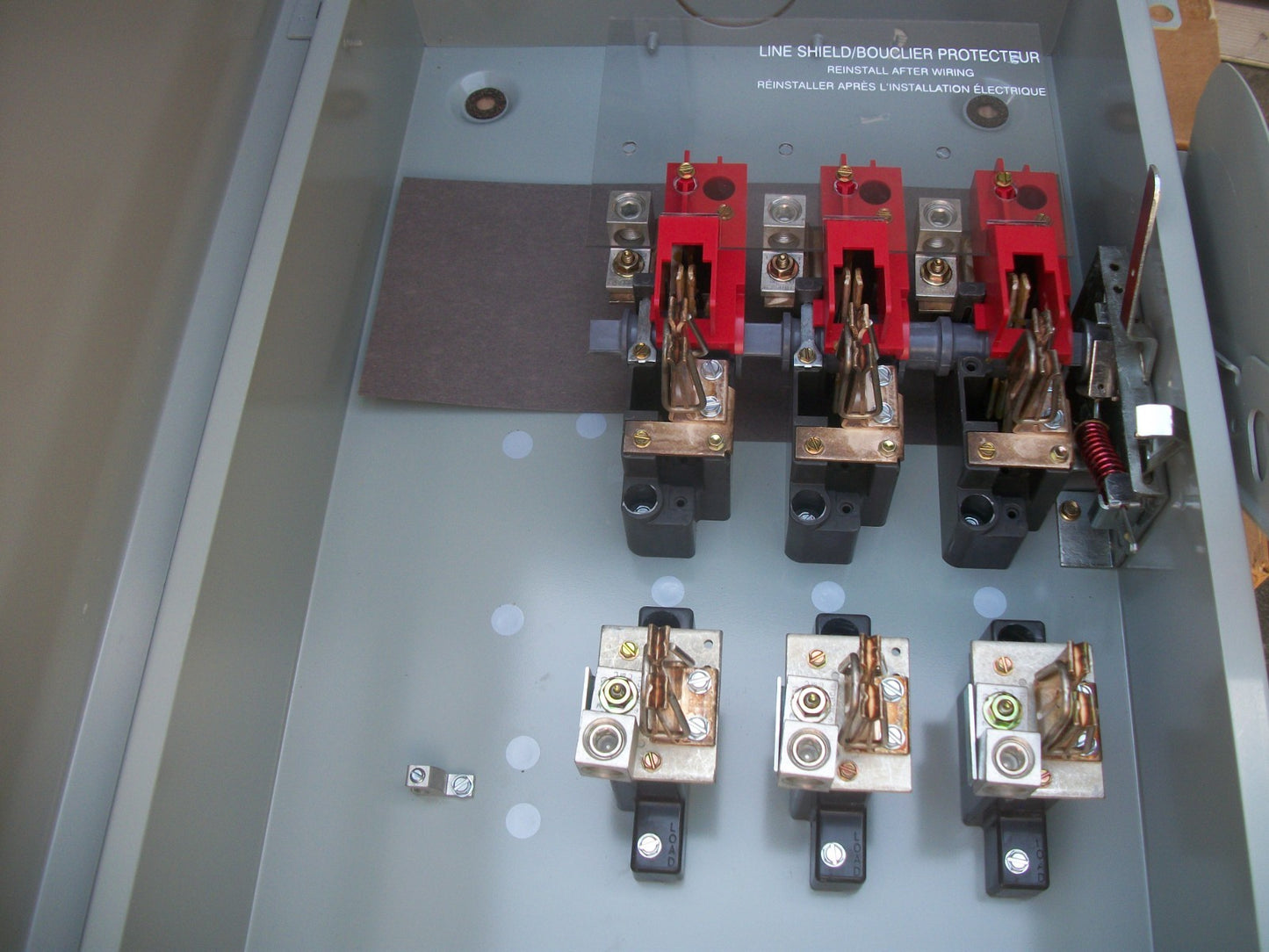 CUTLER-HAMMER DISCONNECT TYPE 3R DH324FRK 200AMP 240VOLT 3POLE FUSIBLE NIB