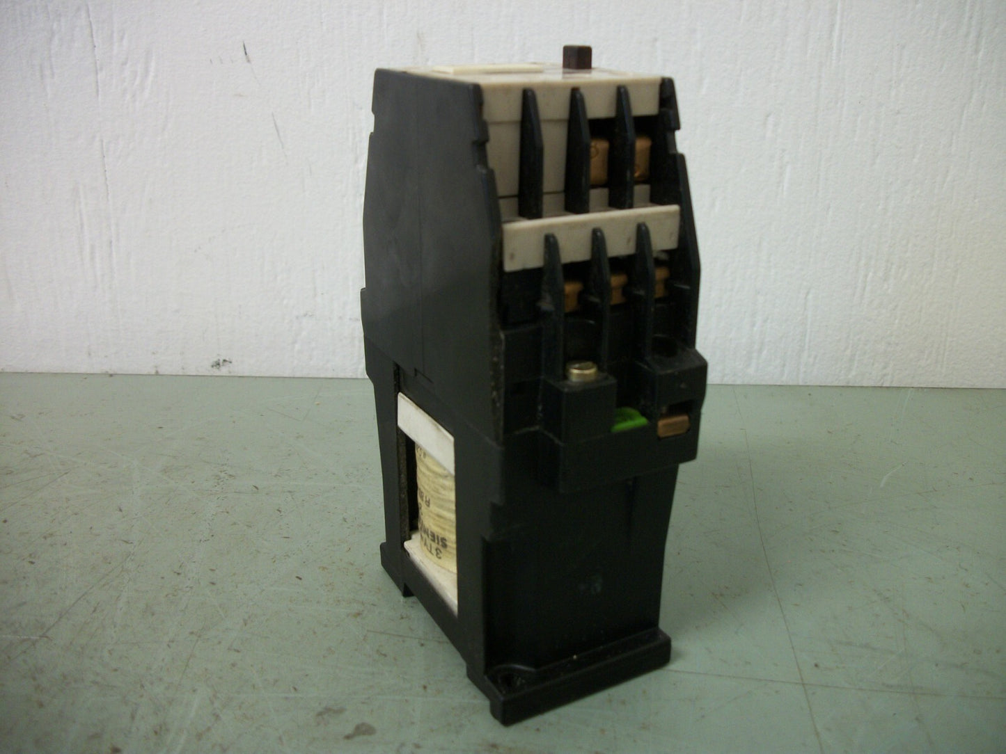 SIEMENS SIZE 0 CONTACTOR 3TB4112-0B 24VCOIL 22AMP 3PH 600V 5HP