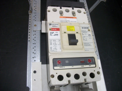 CUTLER-HAMMER PANELBOARD INTERIOR DK2400W 400AMP 240VOLT 1PH W/400A MAIN