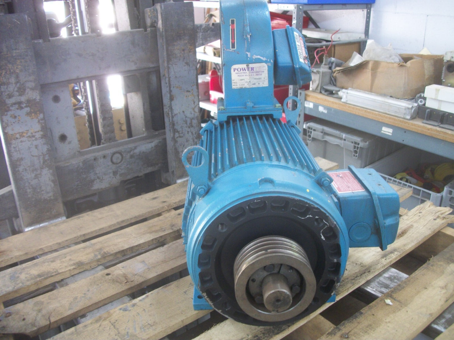 POWERTEC 15HP 213T DPBV BRUSHLESS DC MOTOR A21DSJ1000200000 640VDC 2500RPM W/BLO