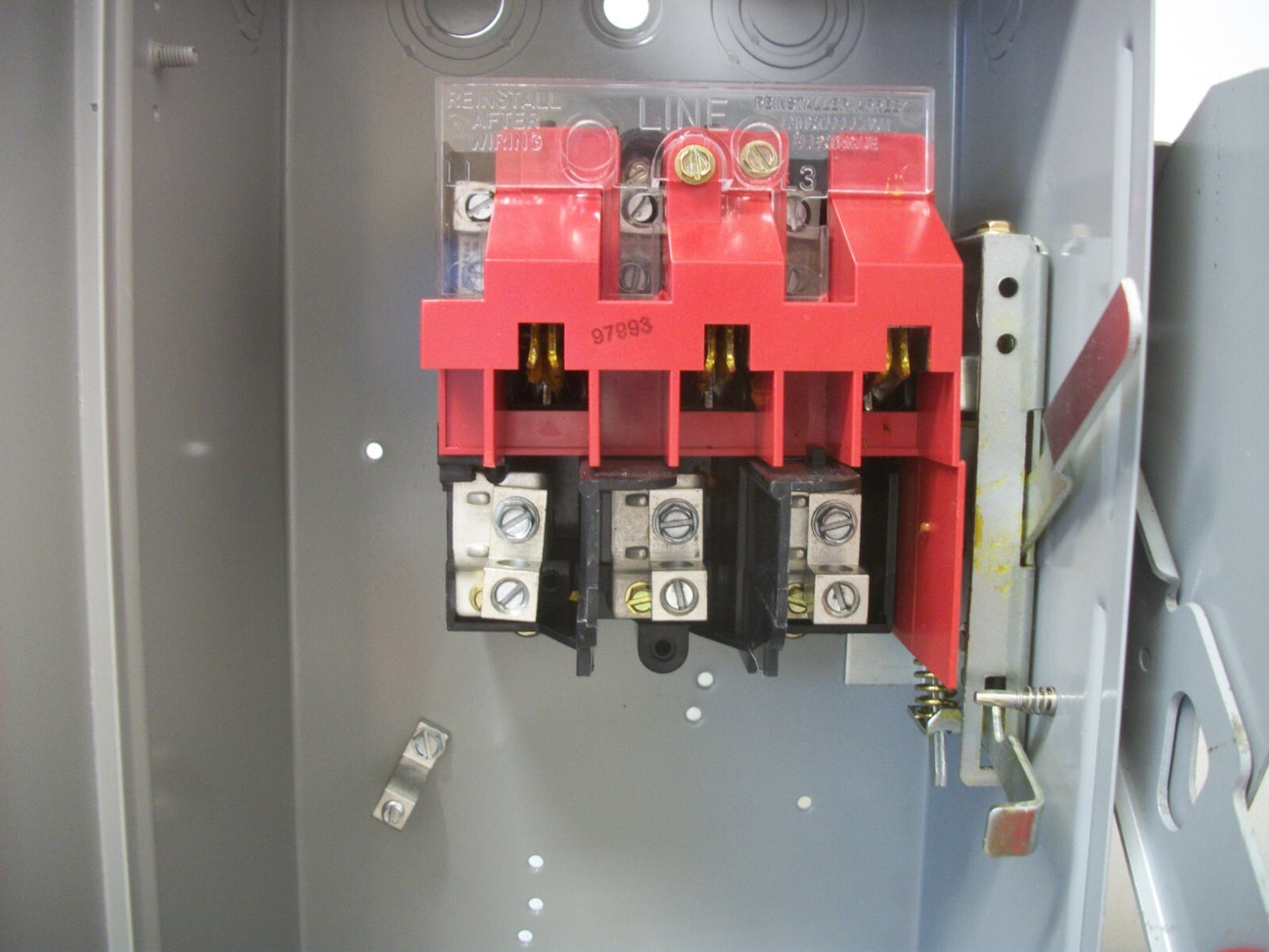 CUTLER-HAMMER DISCONNECT TYPE 1 DH361UGK 30AMP 600VOLT 3POLE NON-FUSIBLE