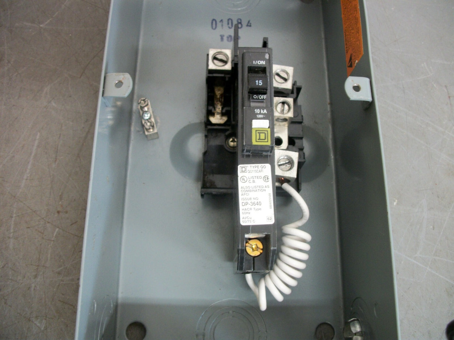 SQUARE D QO2100BN ENCL AFCI CIRCUIT BREAKER QO115CAFI 15AMP 120VOLT 1POLE