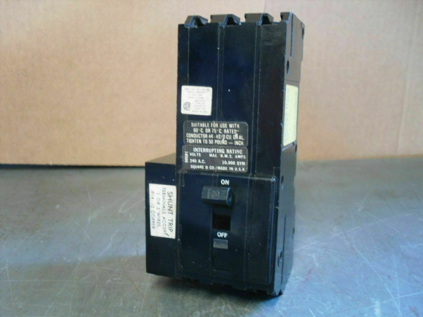 SQUARE D Q1 CIRCUIT BREAKER Q13701021 70AMP 240VOLT 3POLE W/SHUNT *NOB*