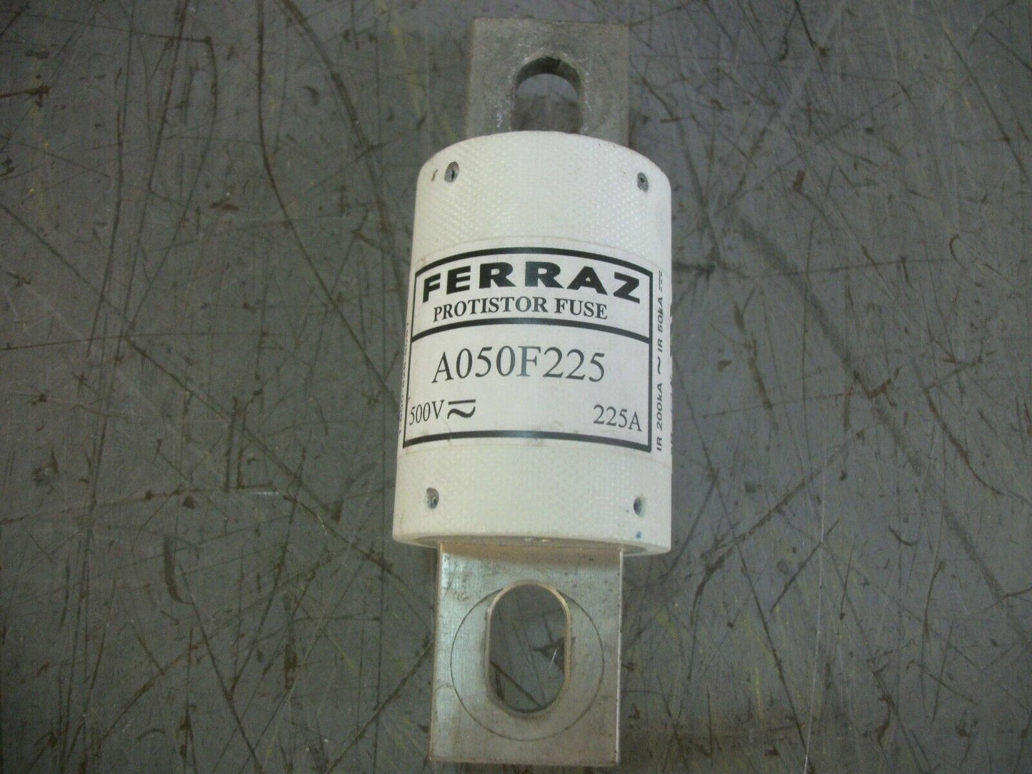 LOT OF 2 FERRAZ-SHAWMUT PROTISTOR FUSES A050F225 225AMP 500VOLT