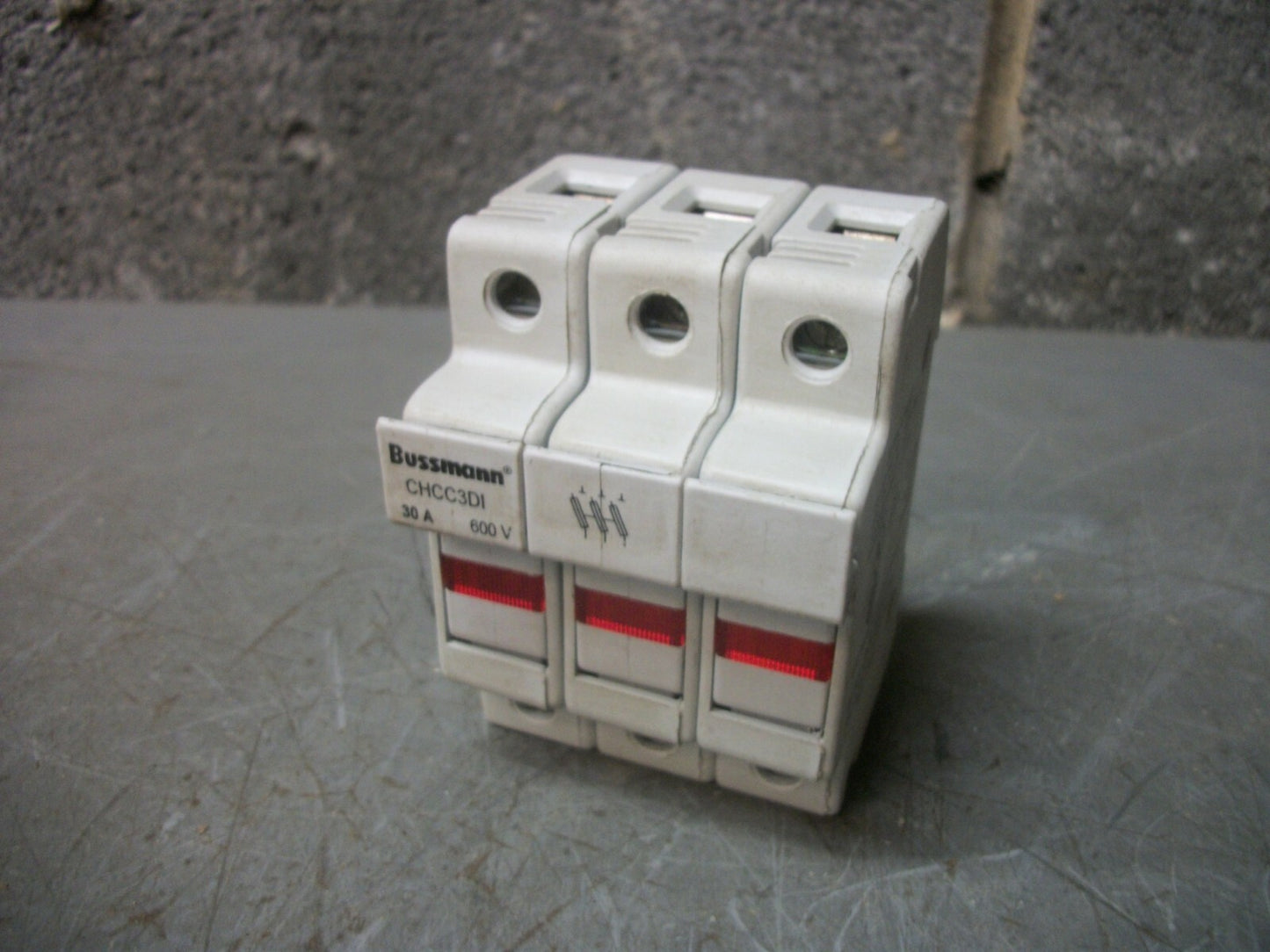 BUSSMANN RED ILLUMINATED CLASS CC FUSE HOLDER CHCC3DI 30AMP 600VOLT 3POLE