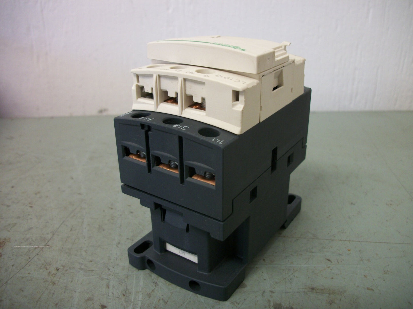 TELEMECANIQUE CONTACTOR LC1D18M7 32AMP 220VCOIL 3PH 600V 15HP