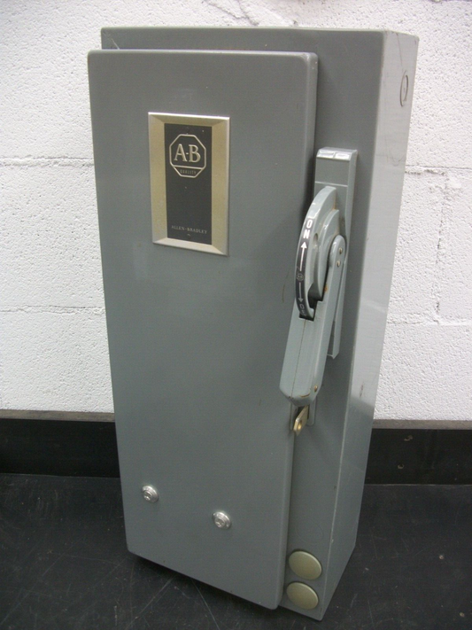 ALLEN-BRADLEY STARTER COMBO SIZE 0 709-AOA103 120VCOIL 30AMP  FUSIBLE