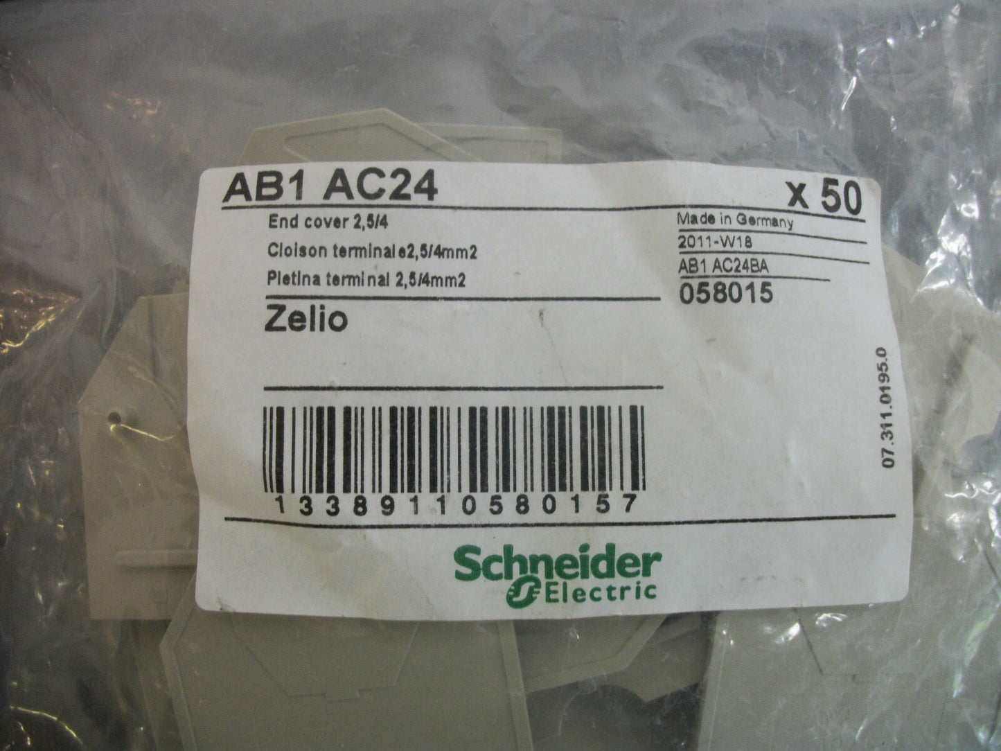 TELEMECANIQUE BAG OF 19 2,5/4 4mm2 END COVERS AB1AC24 NEW