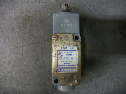 TELEMECANIQUE LIMIT SWITCH XC2-JC NOB