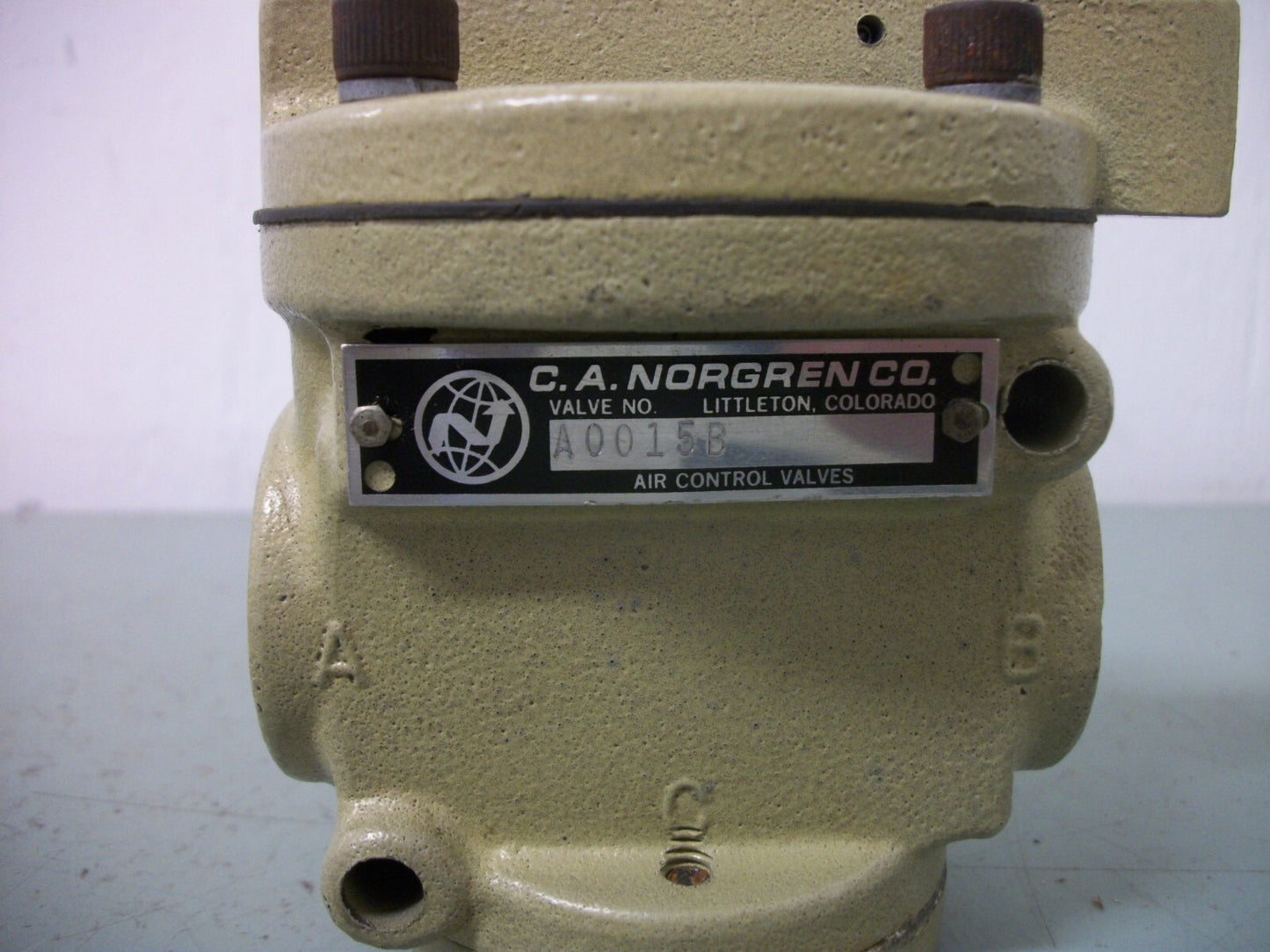 NORGREN PNEUMATIC CONTROL VALVE A0015B NOB