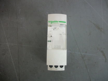 TELEMECANIQUE TIMER RELAY RE8PE11BU 0.1SEC-10SEC NOB