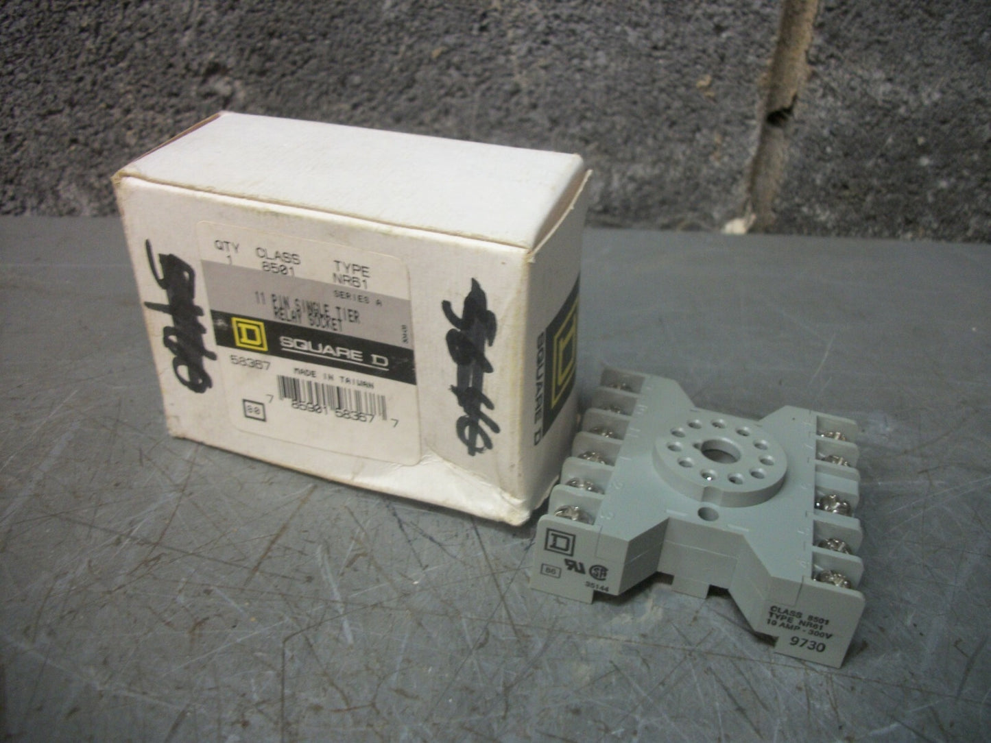 SQUARE D 11-PIN SINGLE TIER RELAY SOCKET BASE 8501NR61 10AMP 300VOLT NIB