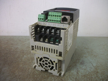 ALLEN-BRADLEY POWERFLEX 4 1HP AC DRIVE 22A-D2P3N104 460VOLT 3PH 2.3AMP