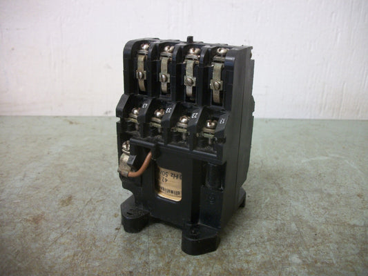 KLOCKNER-MOELLER CONTACTOR DIL00L-62 20AMP 42VCOIL 3PH 500V 1.5KW