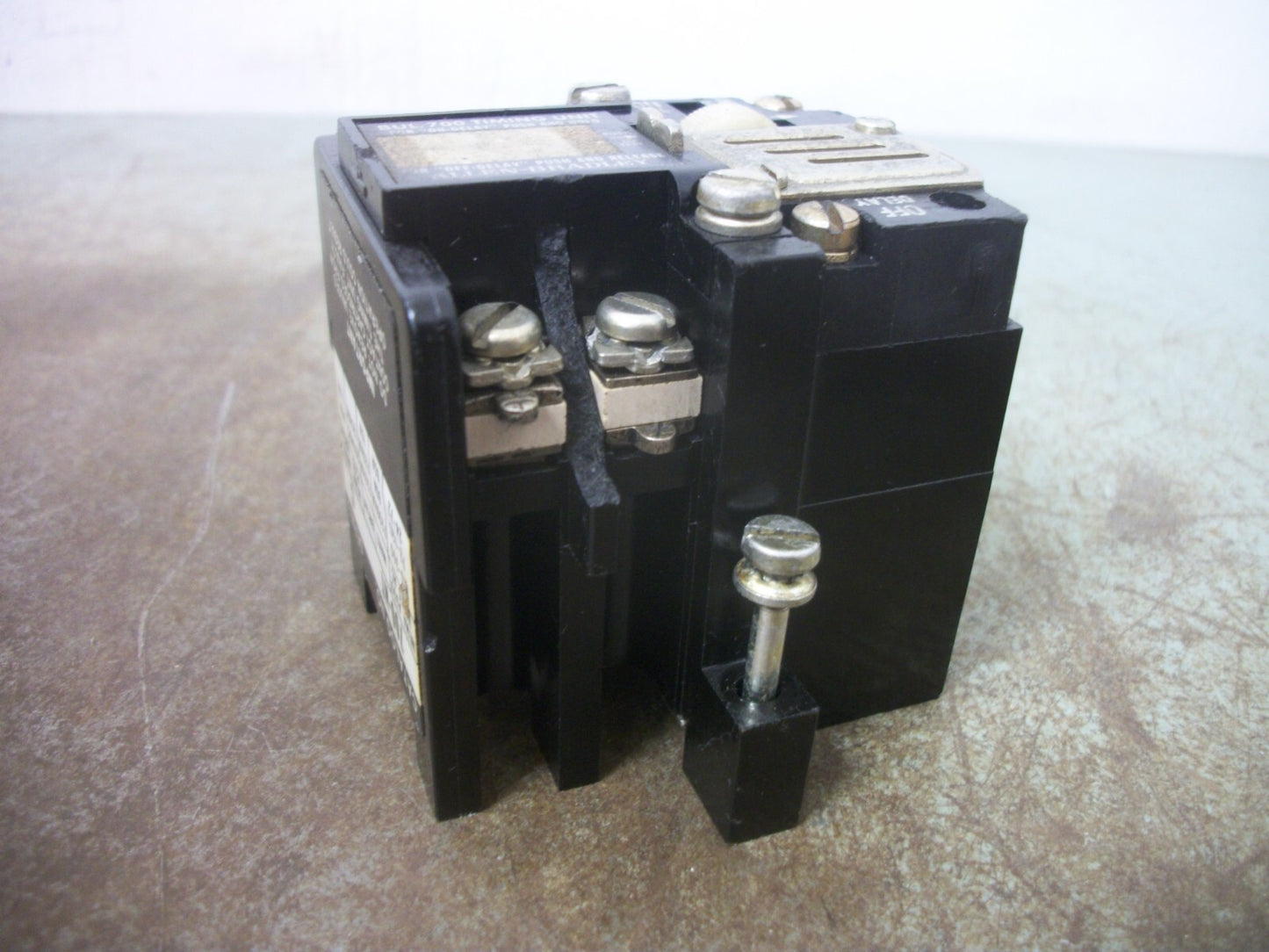 ALLEN-BRADLEY AC CONTROL RELAY PNEUMATIC TIMING UNIT 700-NT SERIES C *CHIPPED*