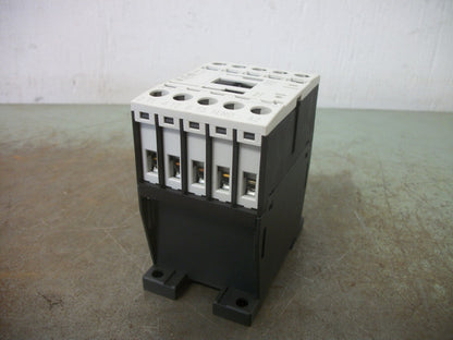 CUTLER-HAMMER DIL-M7-10 CONTACTOR XTCE007B10 20AMP 480VCOIL 3PH 600V 5HP