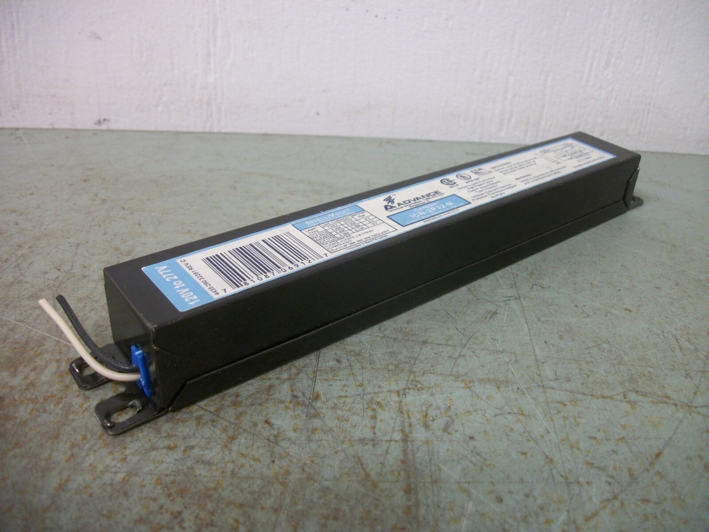 ADVANCE CENTIUM INSTANT START ELECTRONIC BALLAST ICN-2P32-N 120/277VOLT