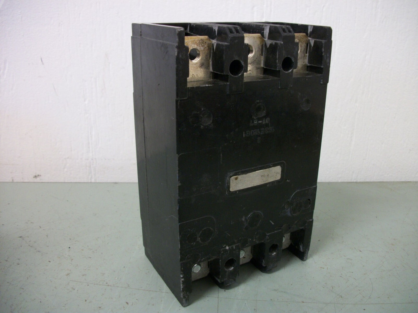 GE TQD CIRCUIT BREAKER TQD32225 225AMP 240VOLT 3POLE