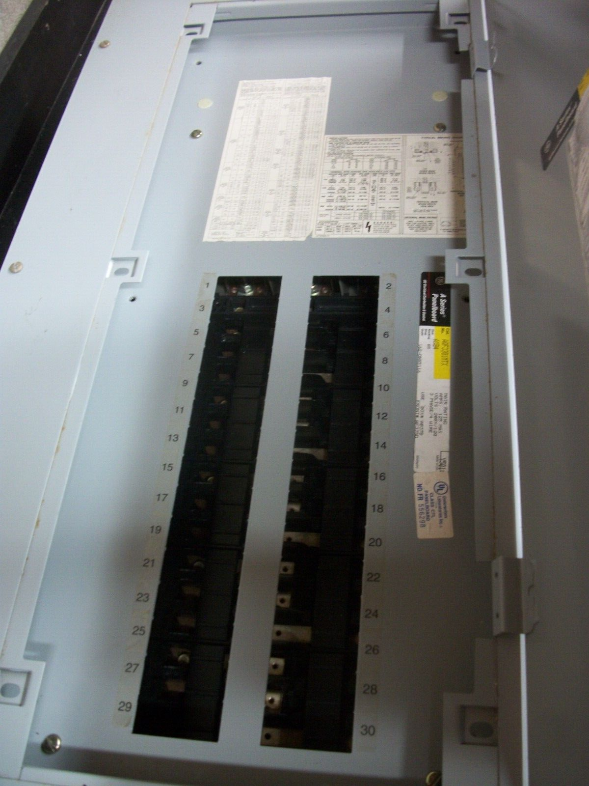 GE A SERIES LOAD CENTER PANELBOARD AQF3301MTXAXB4 125AMP 208Y/120VOLT 3PH 4W