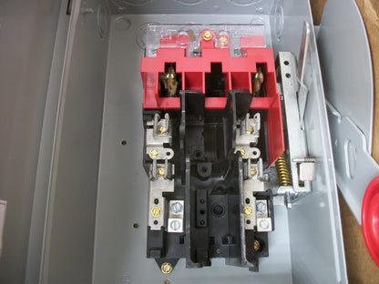 CUTLER-HAMMER DISCONNECT TYPE 1 DH221FGK 30AMP 240VOLT 2POLE FUSIBLE NIB