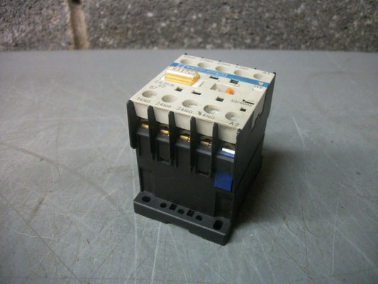 TELEMECANIQUE MINI CONTROL RELAY CA2KN40B7 24VCOIL 10AMP 600VOLT
