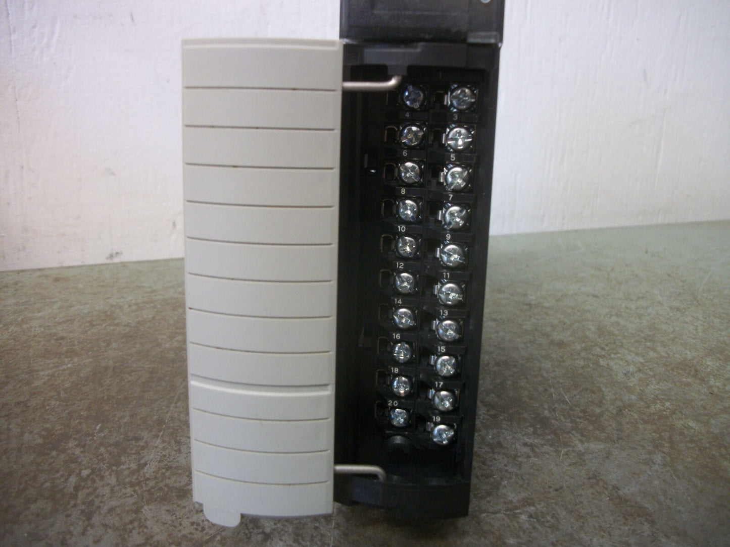 ALLEN-BRADLEY CONTROL LOGIX DC INPUT 16PT 24VDC MODULE 1756-IB16/A