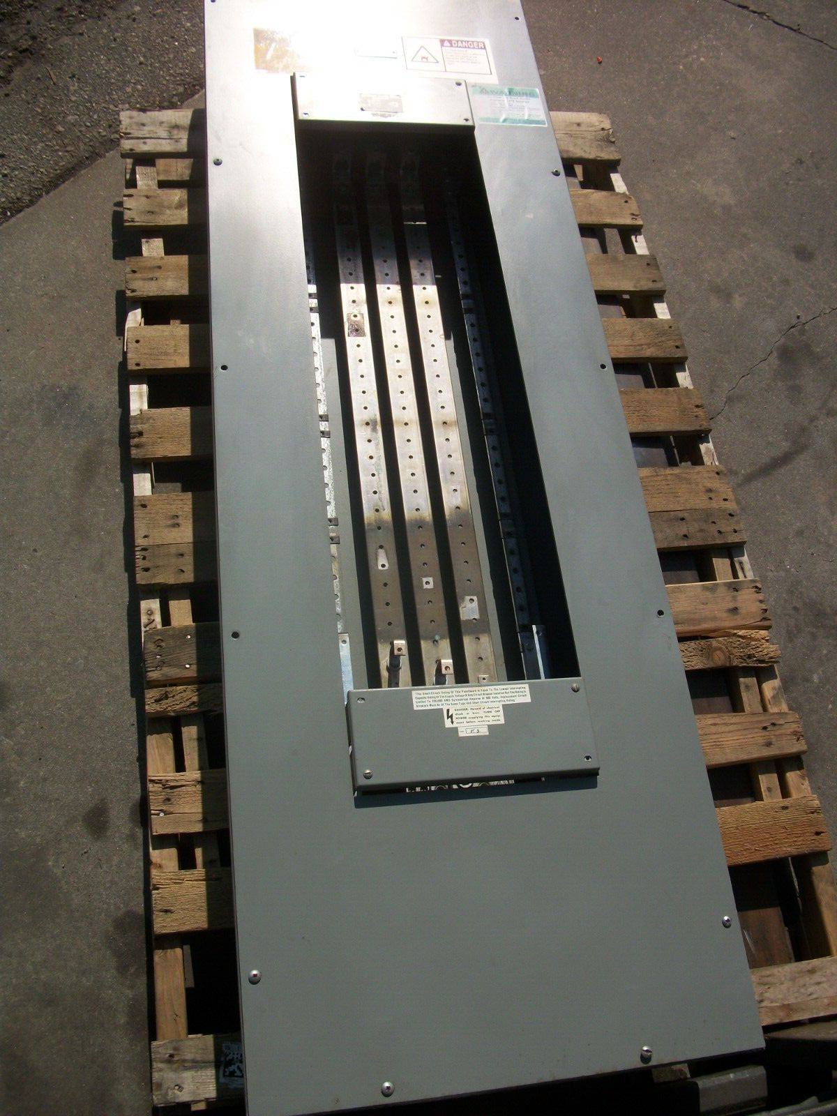 SIEMENS GUS BERTHOLD VACU-BREAK SWITCH PANELBOARD EU29324 400AMP 240VOLT 3P 3PH