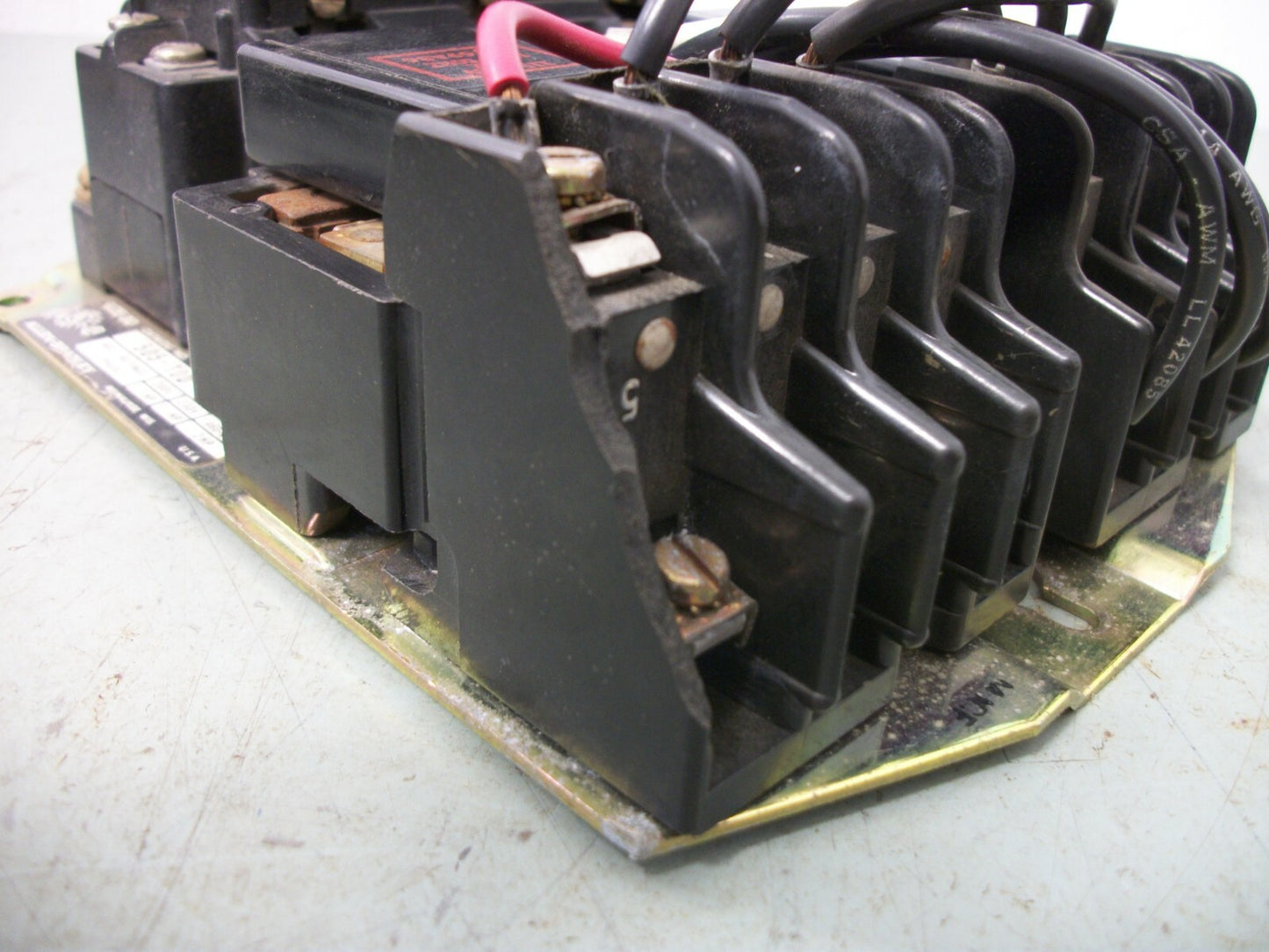 ALLEN-BRADLEY REV SIZE 00 MOTOR STARTER 505-TOD 120VCOIL 3PH 600V 2HP CHIPPED