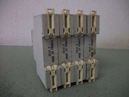 LEGRAND LOT OF 4 FUSEHOLDERS 05822 20AMP 400VOLT 1POLE