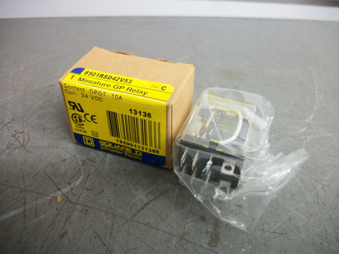 SQUARE D DPDT MINI GP RELAY 8501RSD42V53 24VCOIL 10AMP NIB
