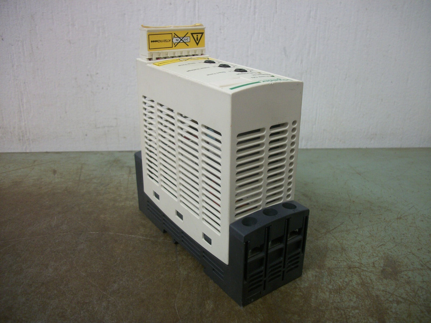 SCHNEIDER TELEMECANIQUE ALTISTART 01 SOFT STARTER ATS01N206RT NOB