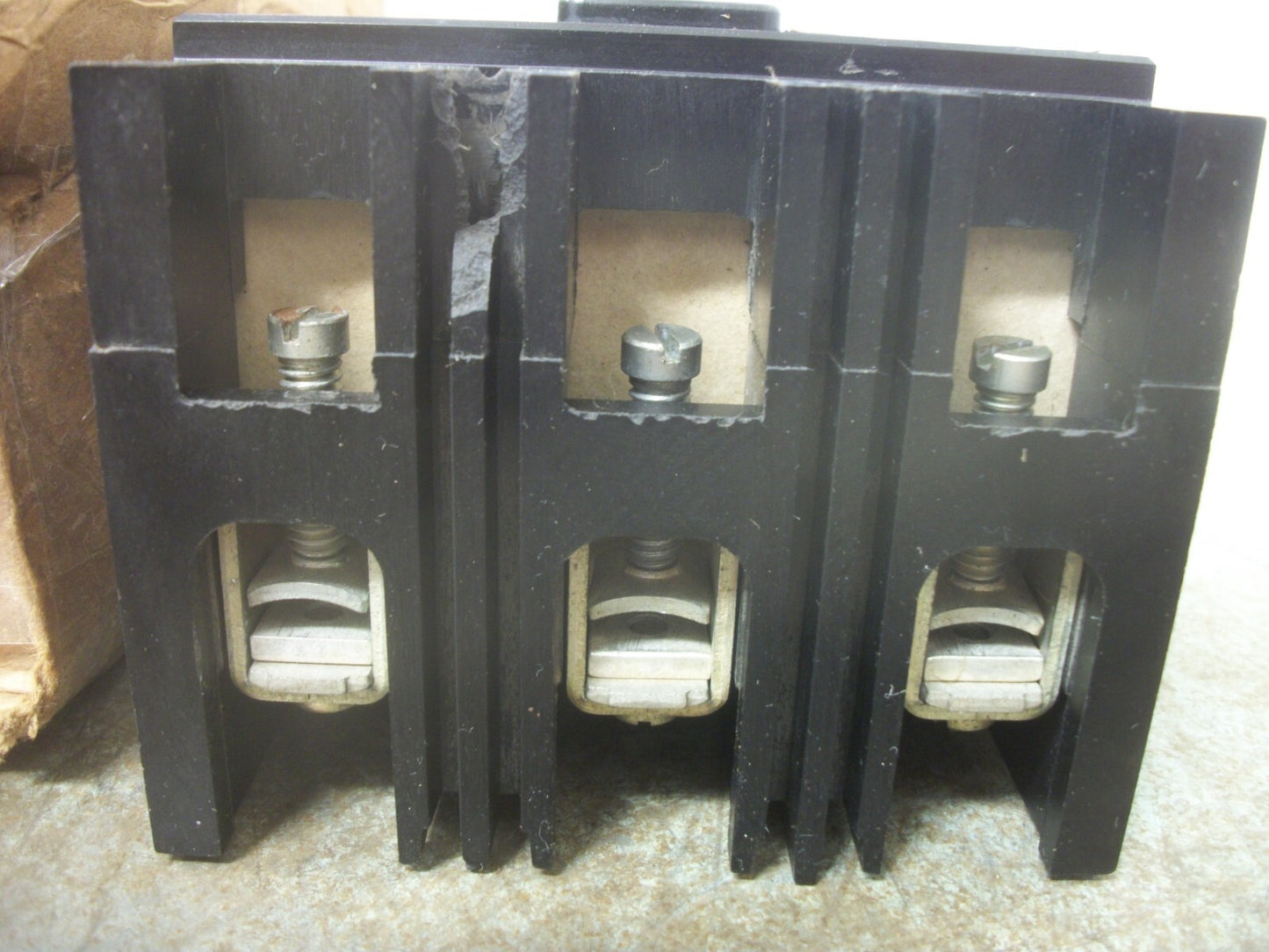 WESTINGHOUSE MCP CIRCUIT BREAKER MCP0322C 3AMP 600VOLT 3POLE NIB CHIPPED