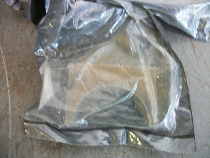 CAT LOT OF 4 RETAINING PLATES SE000322 NEW