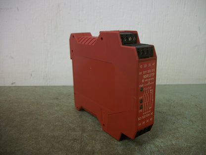 ALLEN-BRADLEY GUARDMASTER MSR127TP SAFETY RELAY 440R-N23131
