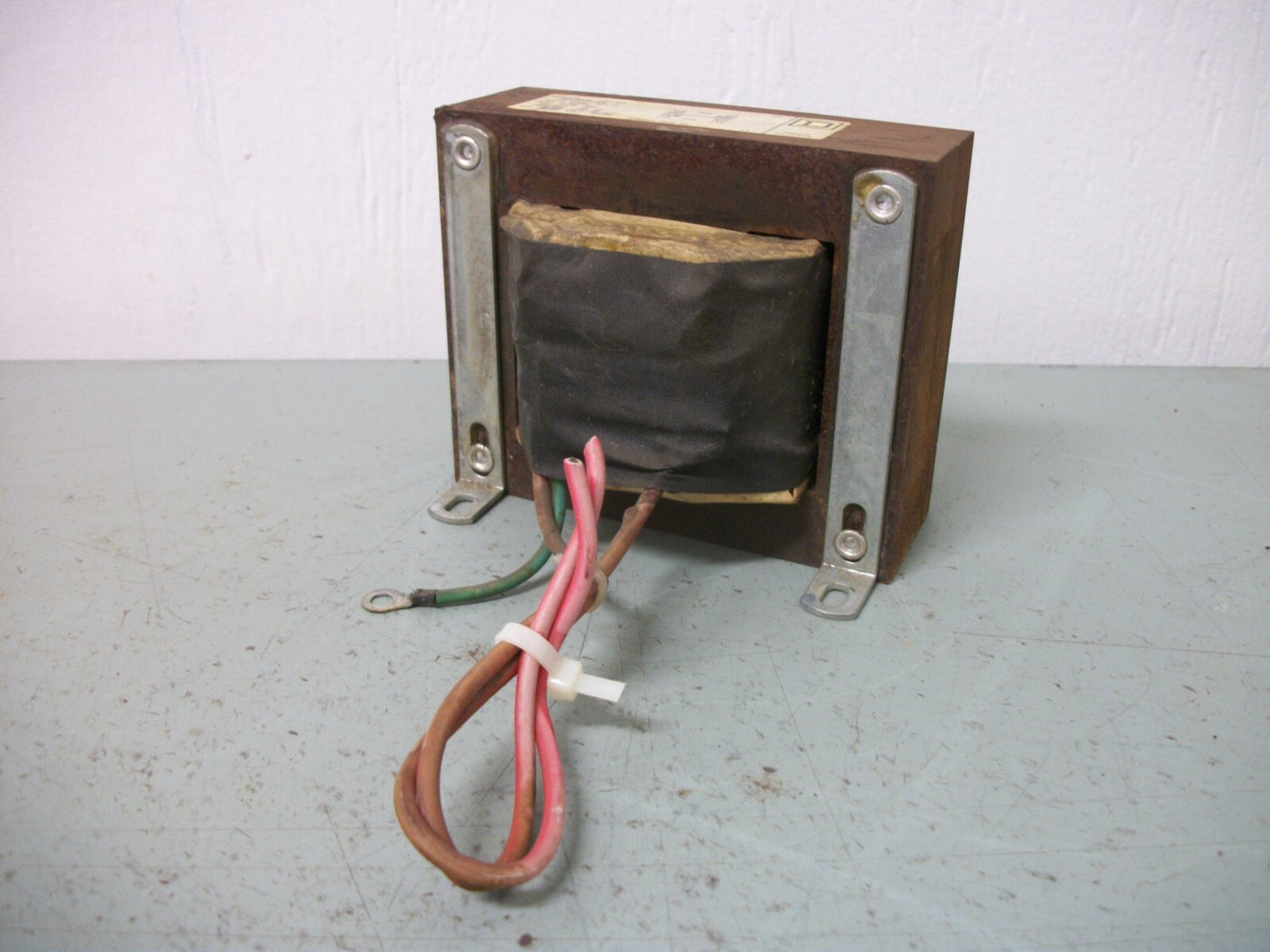 SQUARE D .300KVA 1PH TRANSFORMER 9070KL300D9 HV 440X480 LV 110/120