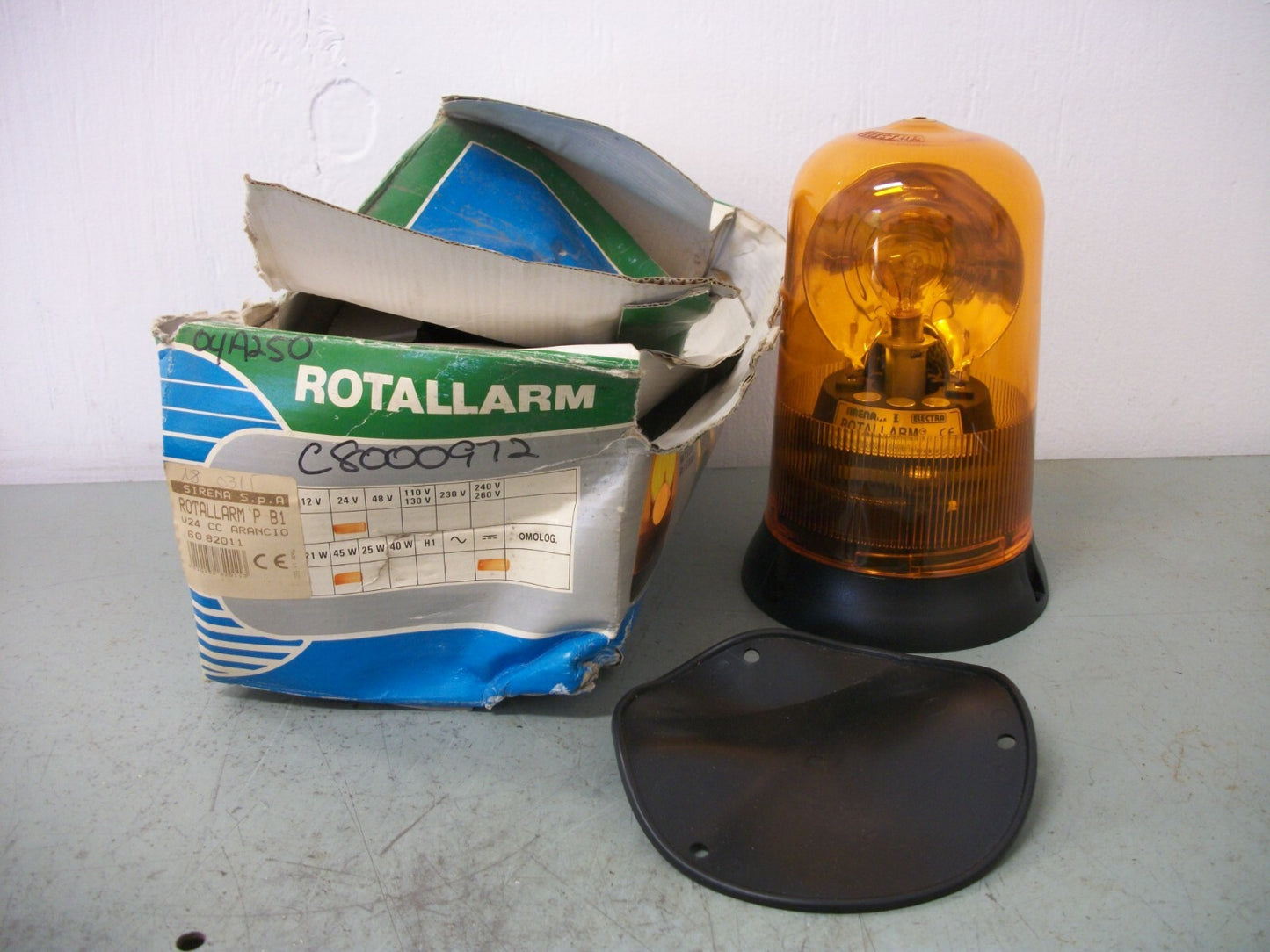 SIRENA ROTALLARM P B1 FLASHING ROTATING AMBER STROBE LIGHT 60 82011 24VOLT NIB