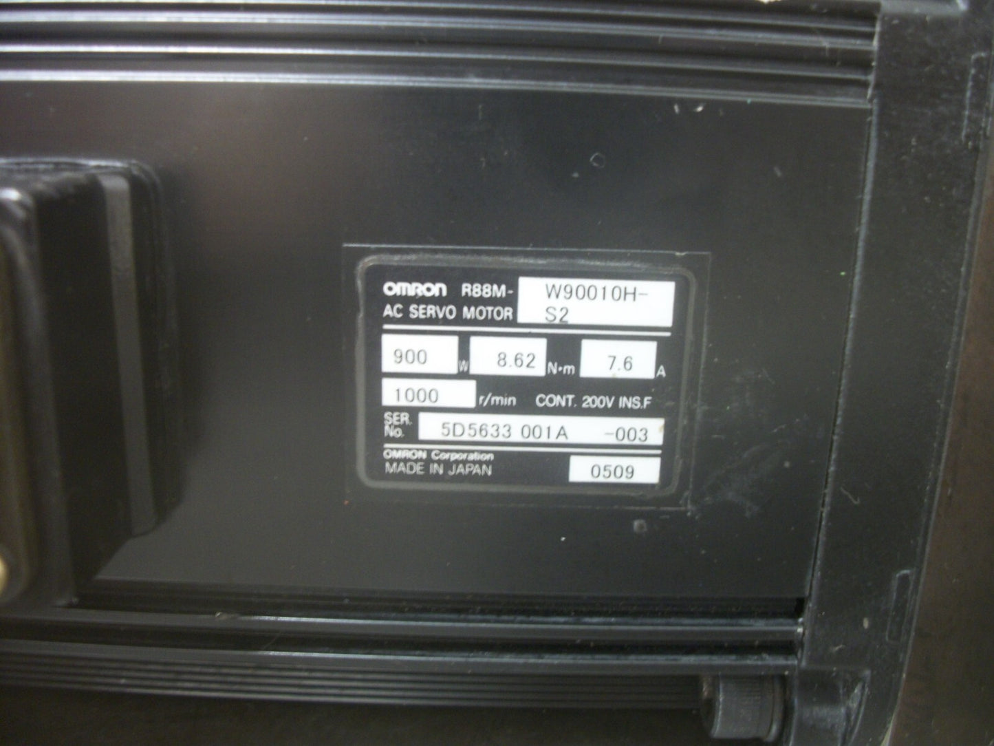 OMRON AC SERVO MOTOR R88M-W90010H-S2 200VOLT 900W 8.62N-M 7.6A 1000RPM